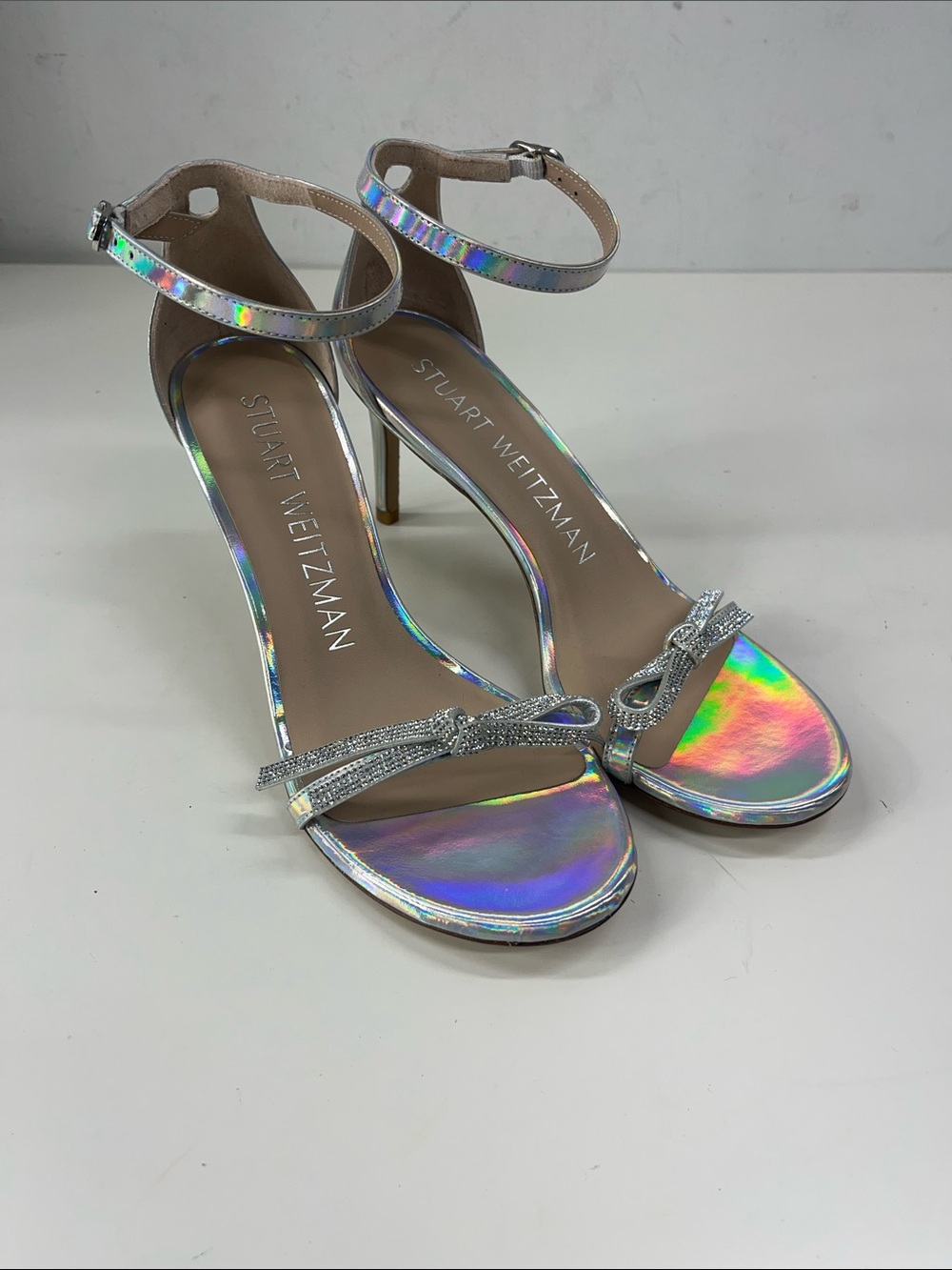 New Stuart Weitzman Nudist Bow Sandal in Liquid Metallic Silver Size 7